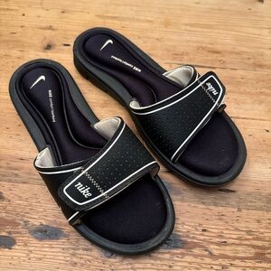 Nike Women’s Slide - Black/white, Comfort Footbed, Size 8